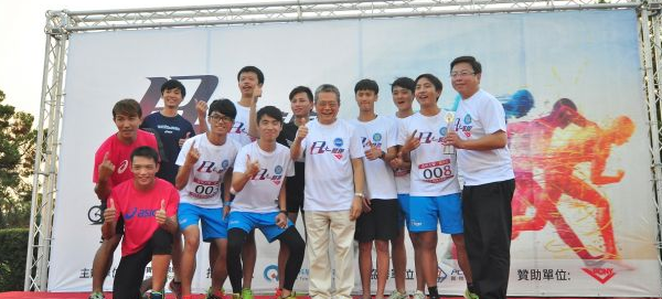 逢甲大學田徑代表隊參加寶成集團「一騎跑活動」奪菁英組冠軍